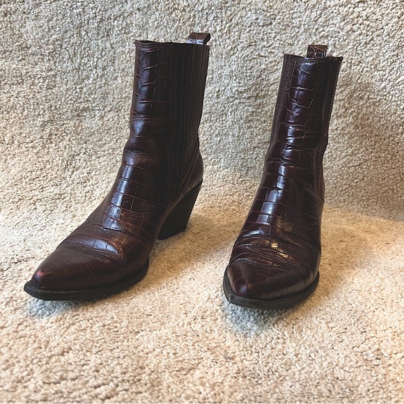 Deep Purple Faux Snakeskin Zara Boots size 8 - Picture 1 of 11